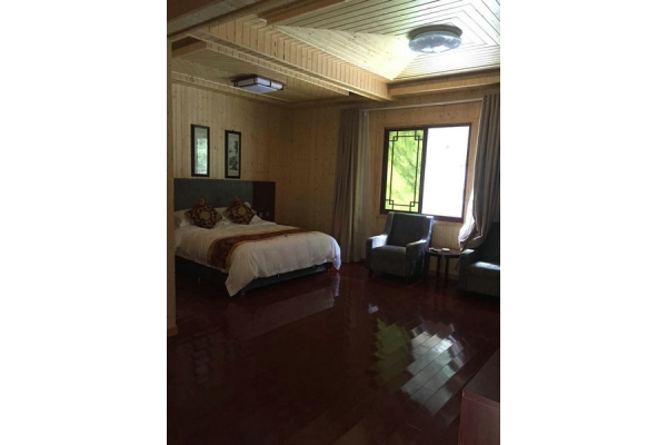 杭州温泉酒店房间内景