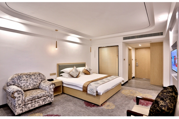高级大床房06